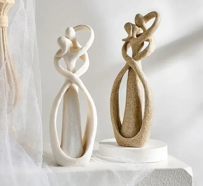 Abstract Couple Sculpture – Modern Romantic Figurine for Home Decor
