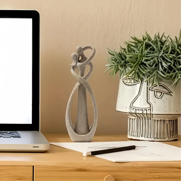 Abstract Couple Sculpture – Modern Romantic Figurine for Home Decor