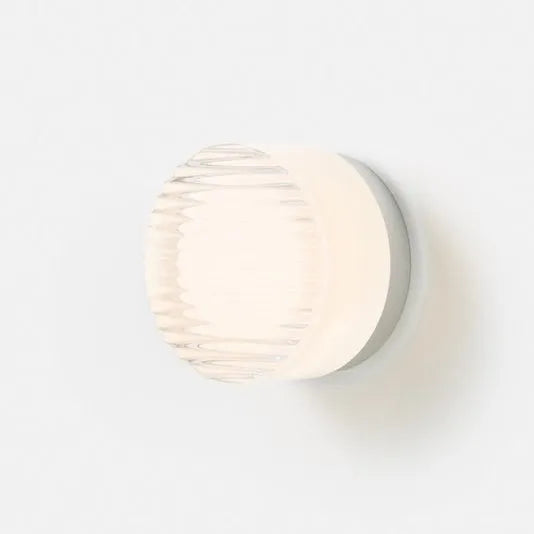 Dual-Space Light – Elegant Illumination for Home and Garden
