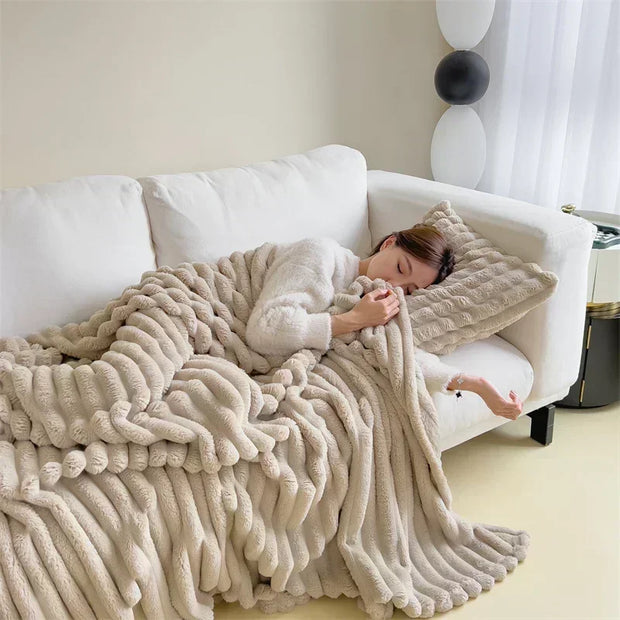 Luxury Fluffy Throw Blanket – Warm & Cozy Bunny-Inspired Design