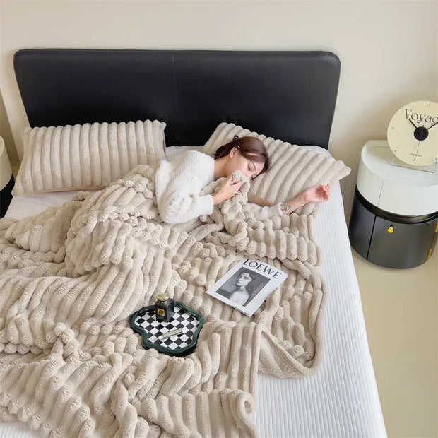 Luxury Fluffy Throw Blanket – Warm & Cozy Bunny-Inspired Design