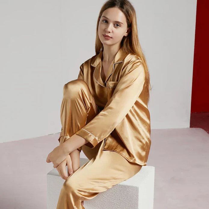 Women’s Satin Pajama Set – Comfort & Elegance for Nighttime Relaxation