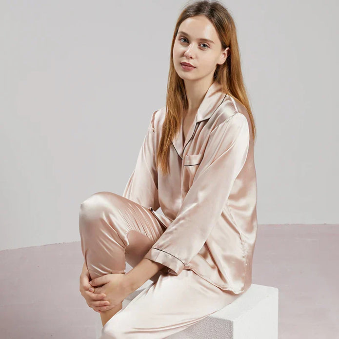 Women’s Satin Pajama Set – Comfort & Elegance for Nighttime Relaxation